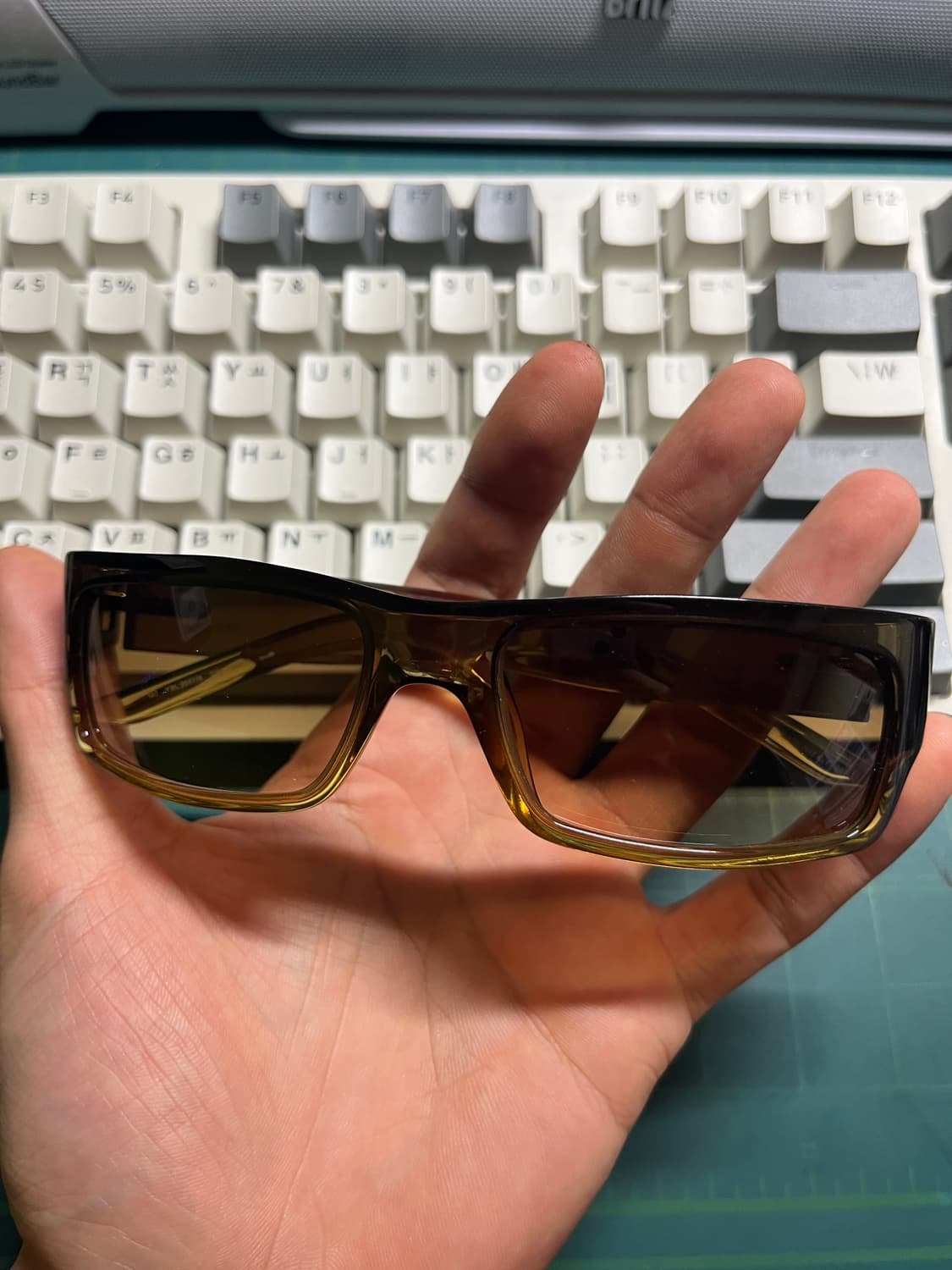 입생로랑 선글라스 2057S L45 상품이미지4