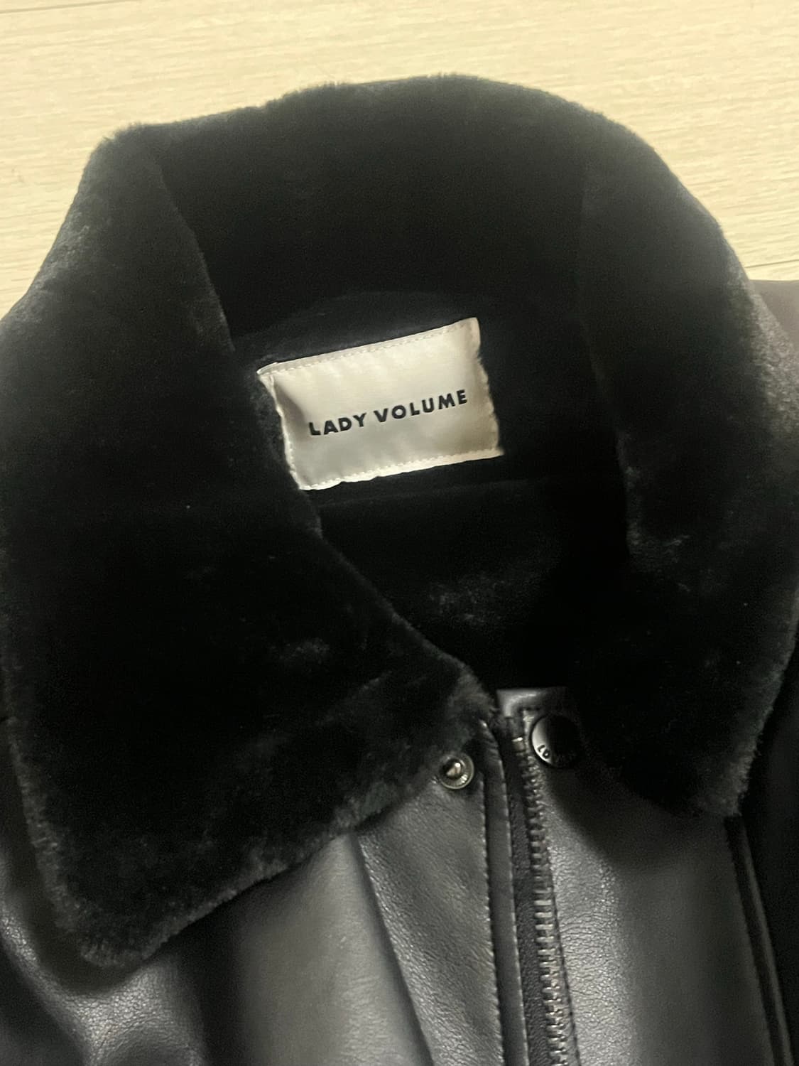 레이디볼륨 비건 레더 무스탕 상품이미지2