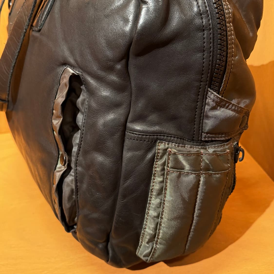 올세인츠 카우레더 플라이트 보스턴백 상품이미지7