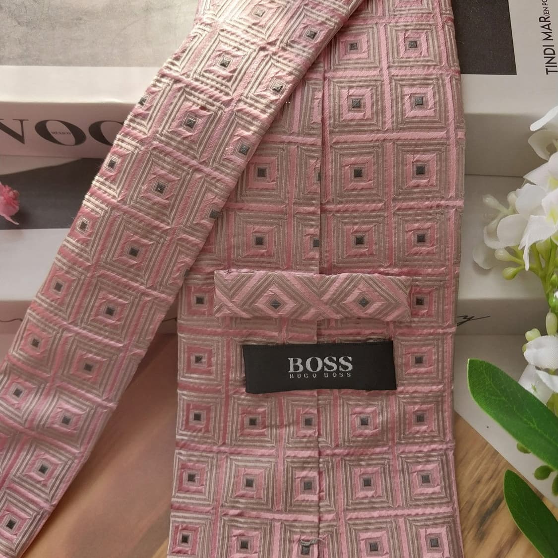 휴고보스 실크 핑크 기하 자카드 넥타이 9.7cm A등급 K1565
 상품이미지6