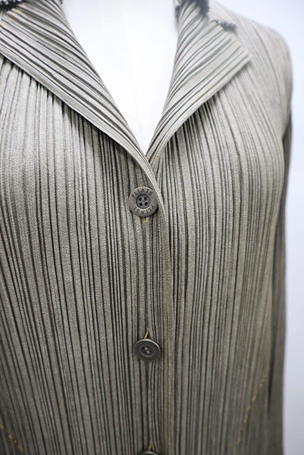 PLEATS PLEASE 플리츠플리즈 자켓 매장판 연한카키 상품이미지7