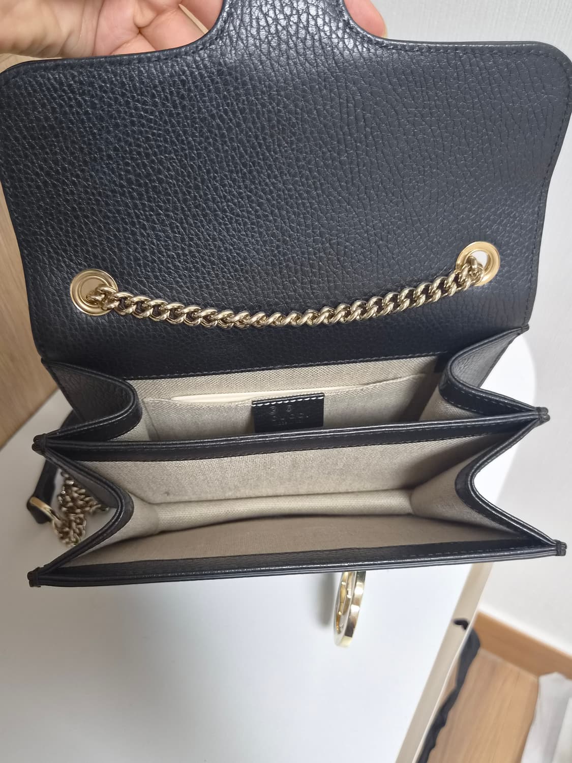 구찌 인터로킹 체인백 스몰 상품이미지4