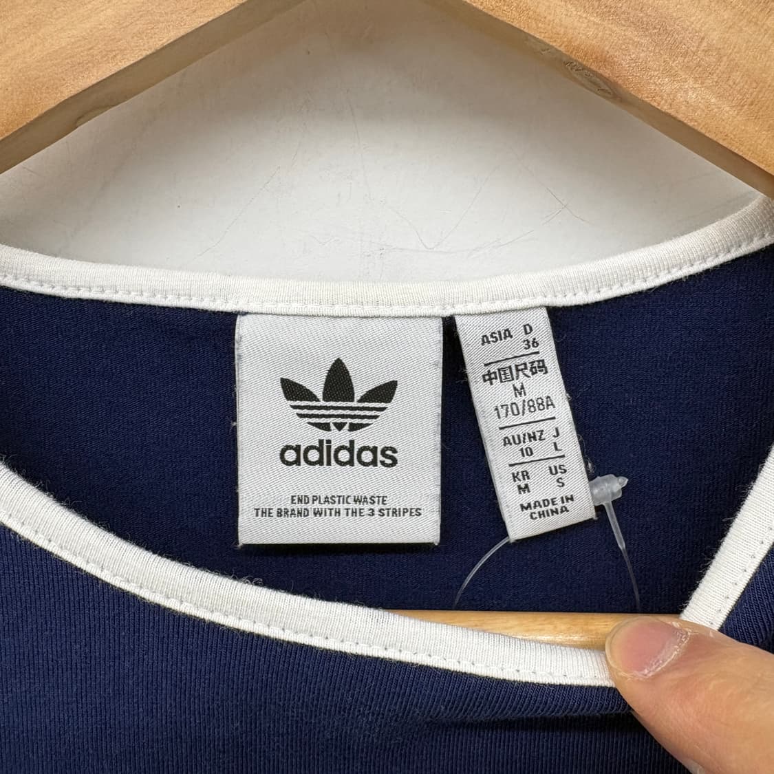 아디다스 네이비 크롭 반팔티셔츠 여성S 상품이미지3