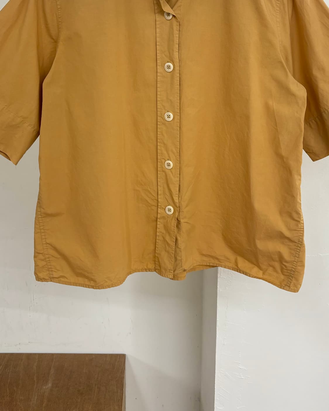 엠에이치엘 옐로우 밴드 카라 반팔 셔츠 상품이미지5