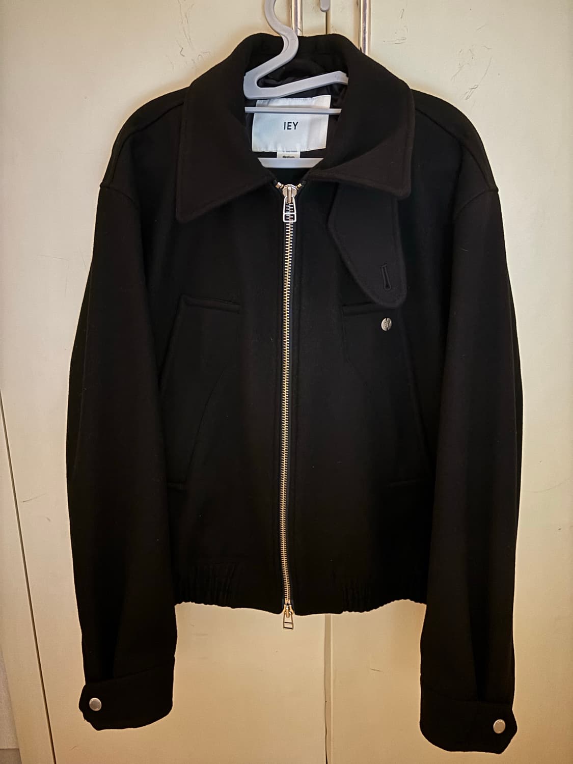 이에이 탭 울자켓 블랙 상품이미지1