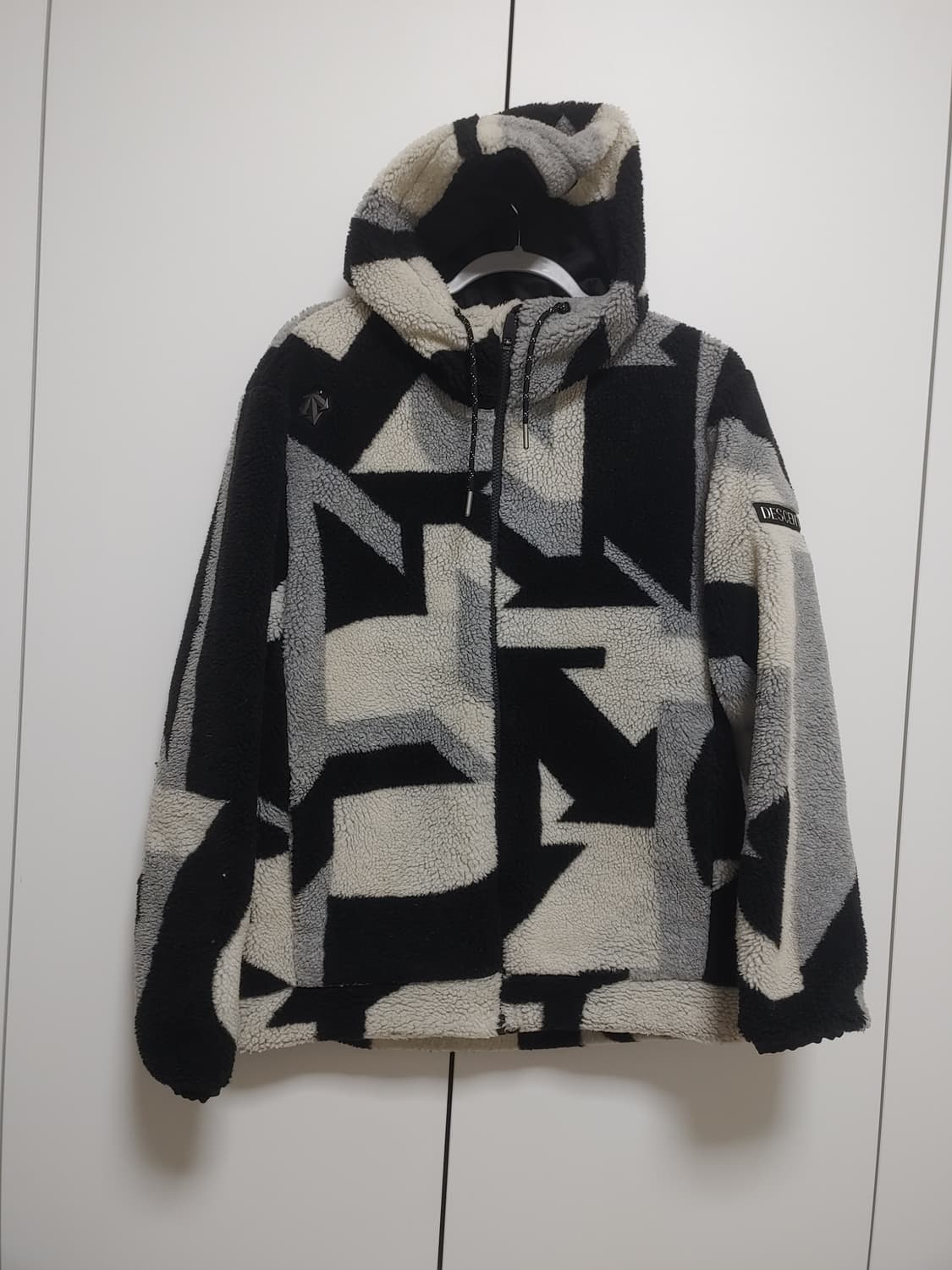 데상트   스피릿 셰르파 플리스 자켓  -L사이즈 상품이미지1