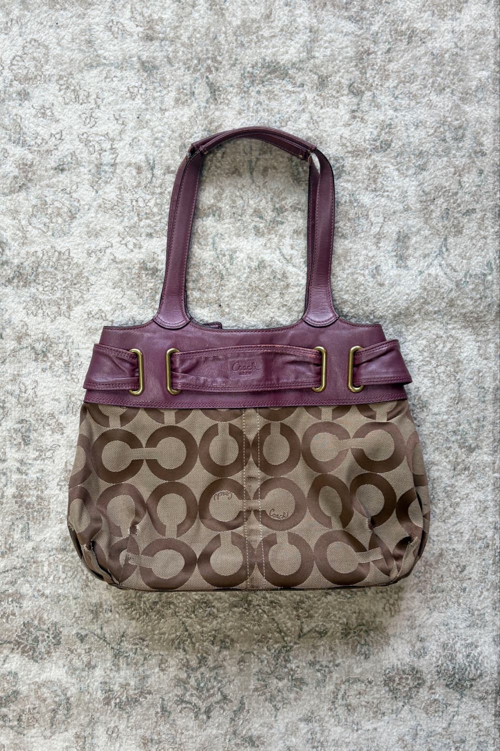 Coach Signature Canvas Shoulder Bag 상품이미지5