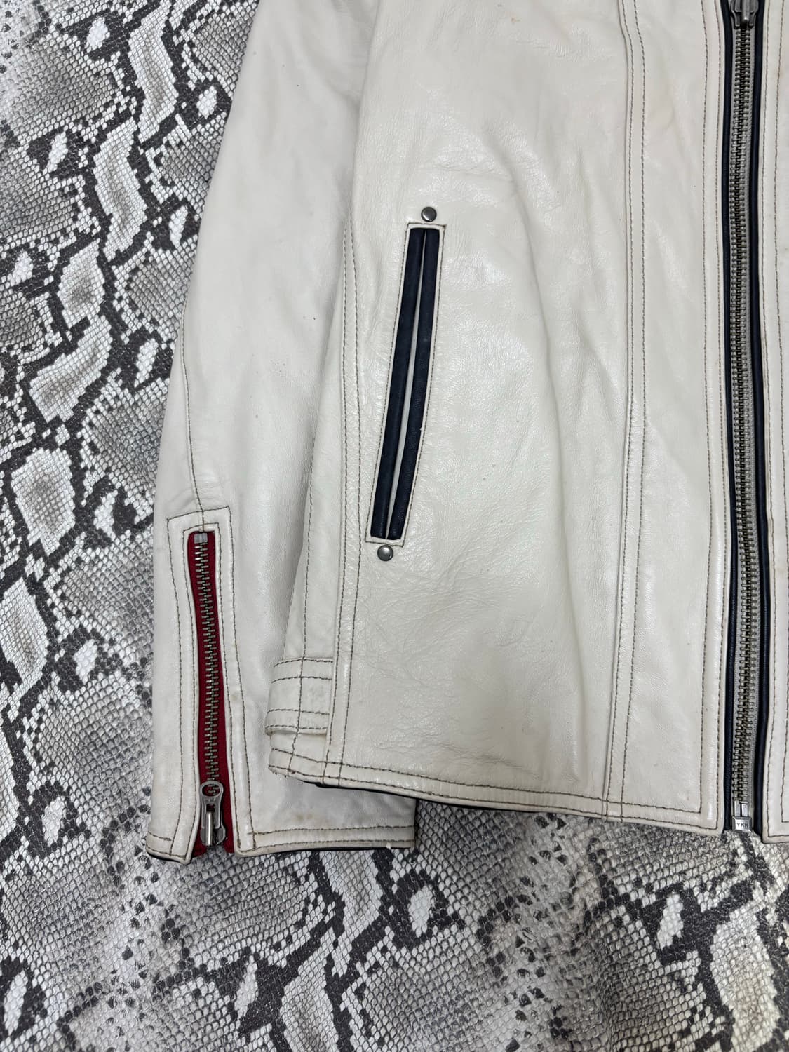 “Vintage” Buckle&Zipper Detail Chic Mood 상품이미지2