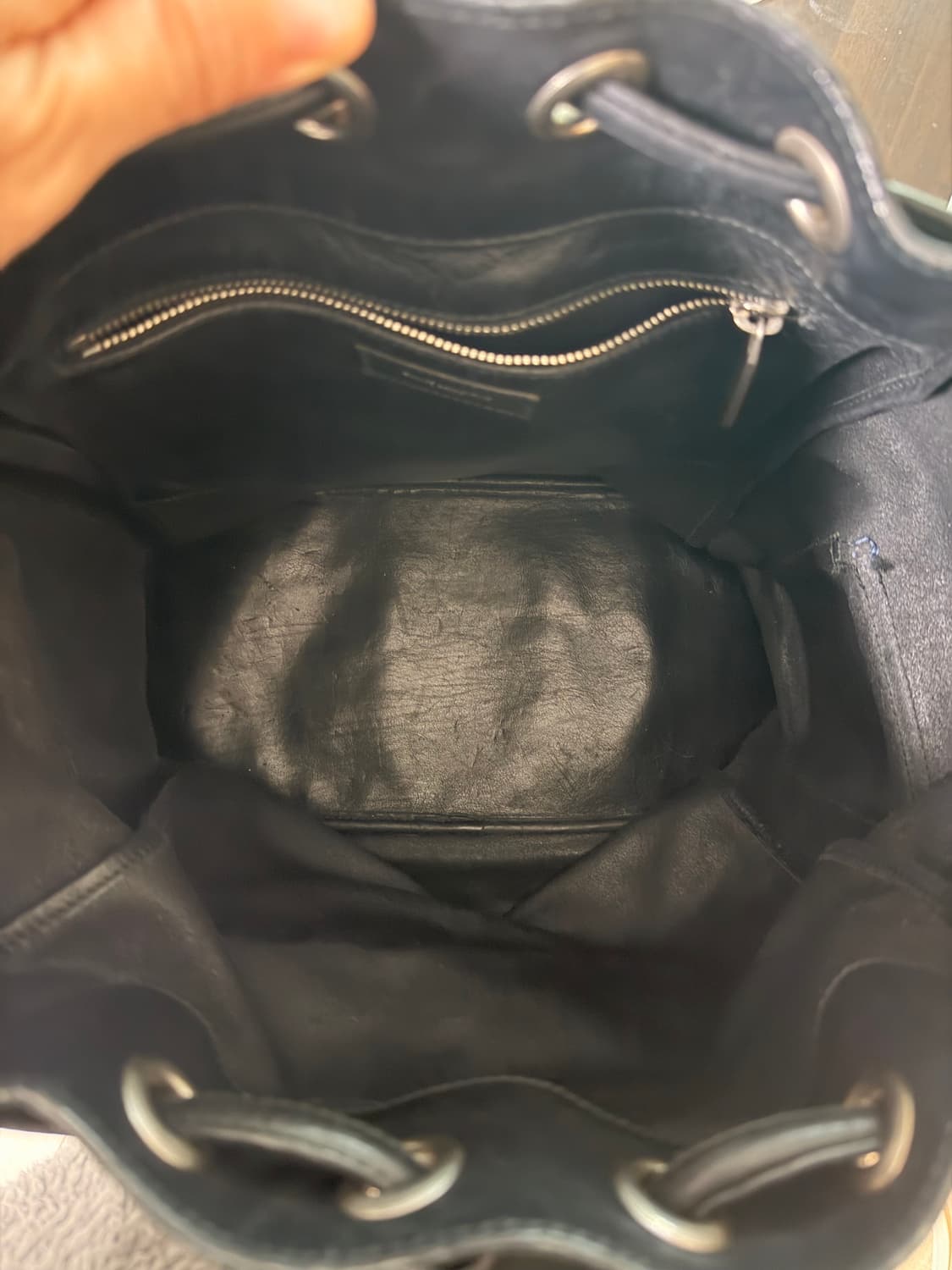 생로랑 버킷백 상품이미지8