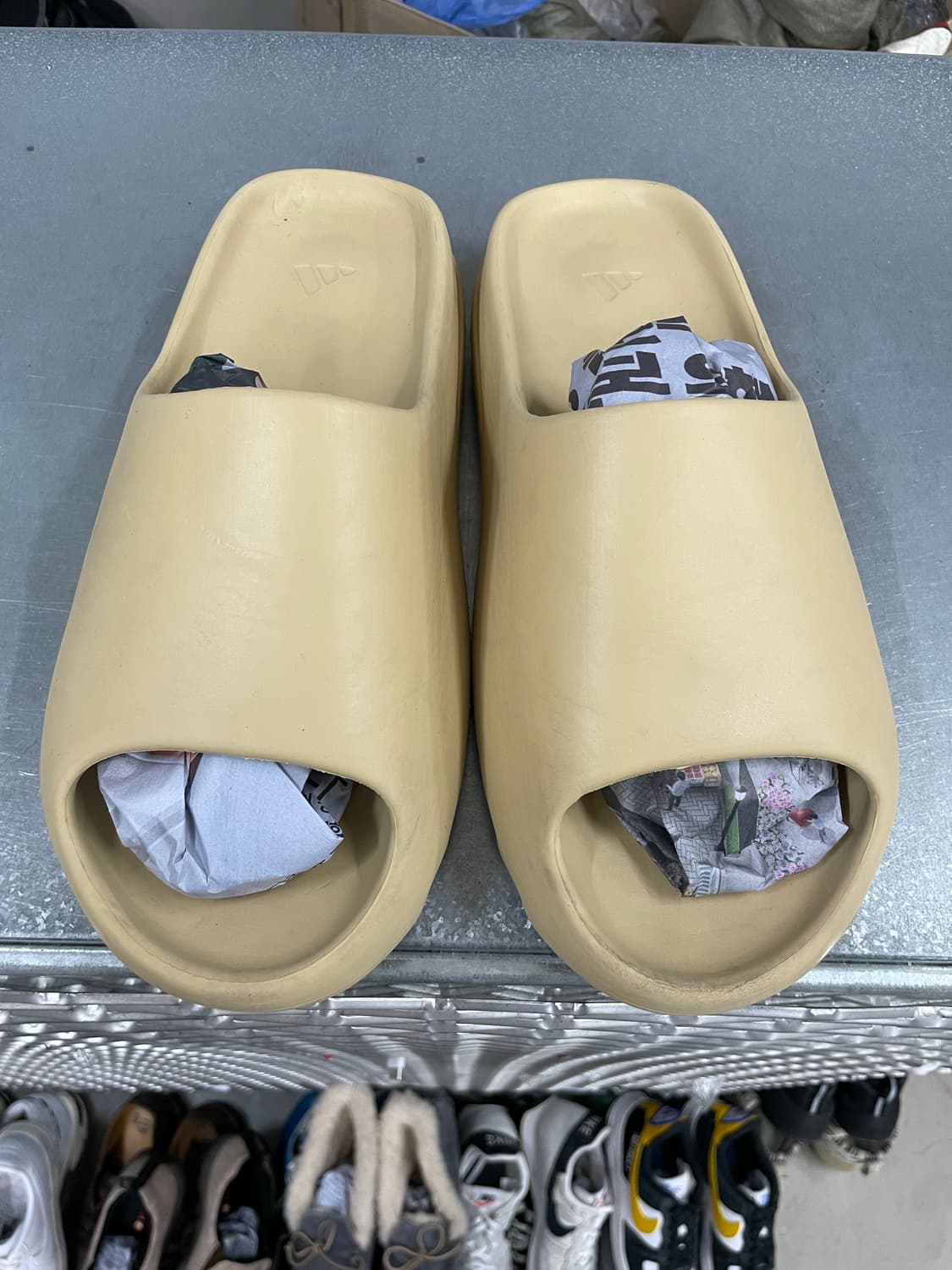 아디다스 이지 슬라이드 데저트 샌드 us12 (gr-4225) 상품이미지5