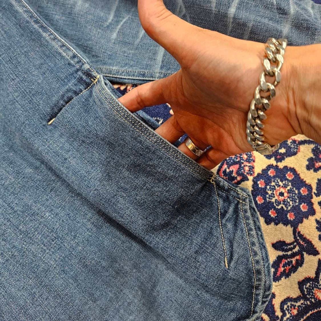 시리즈(Series) 21FW 심플링 워시드 루즈핏 데님 자켓
 상품이미지6