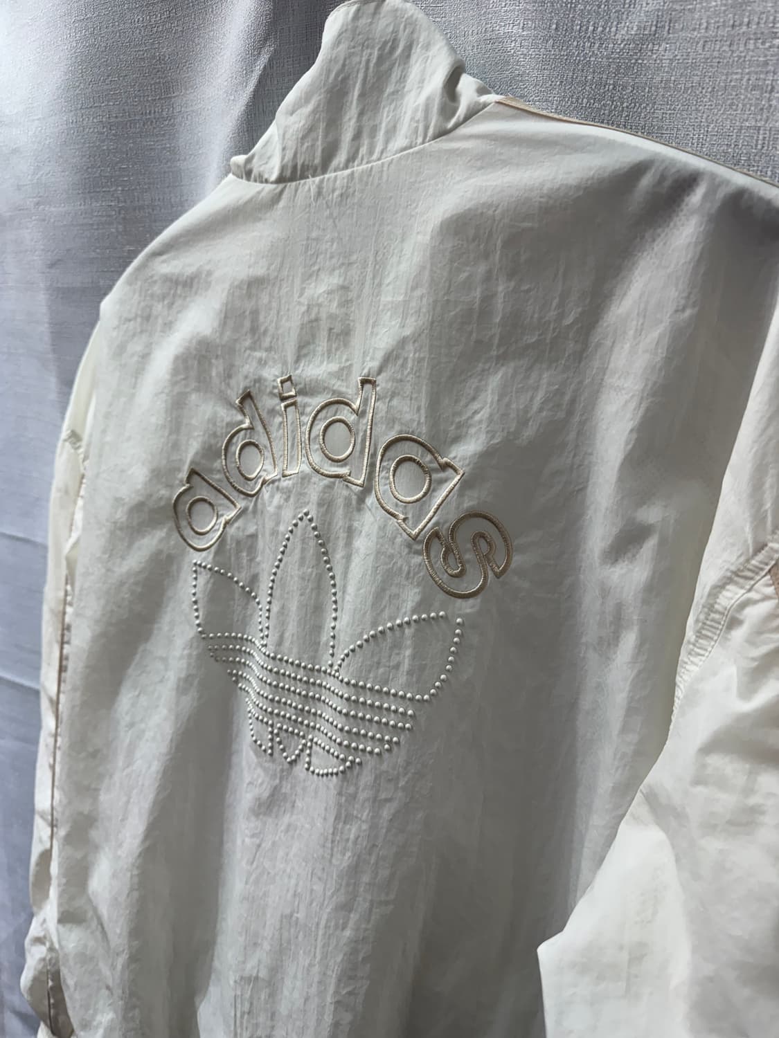 아디다스 백 펄 빅로고 오버핏 바람막이 S(XL) 상품이미지3