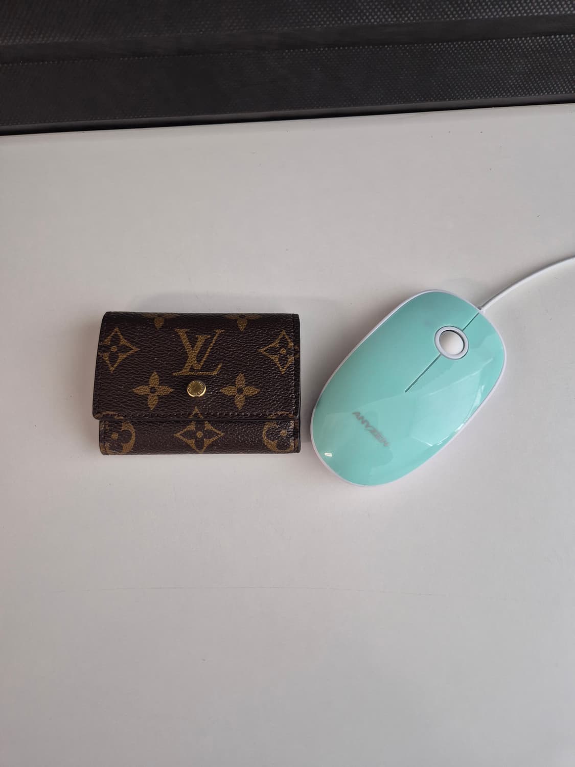 루이비통 마이크로 월릿 카드지갑  상품이미지9