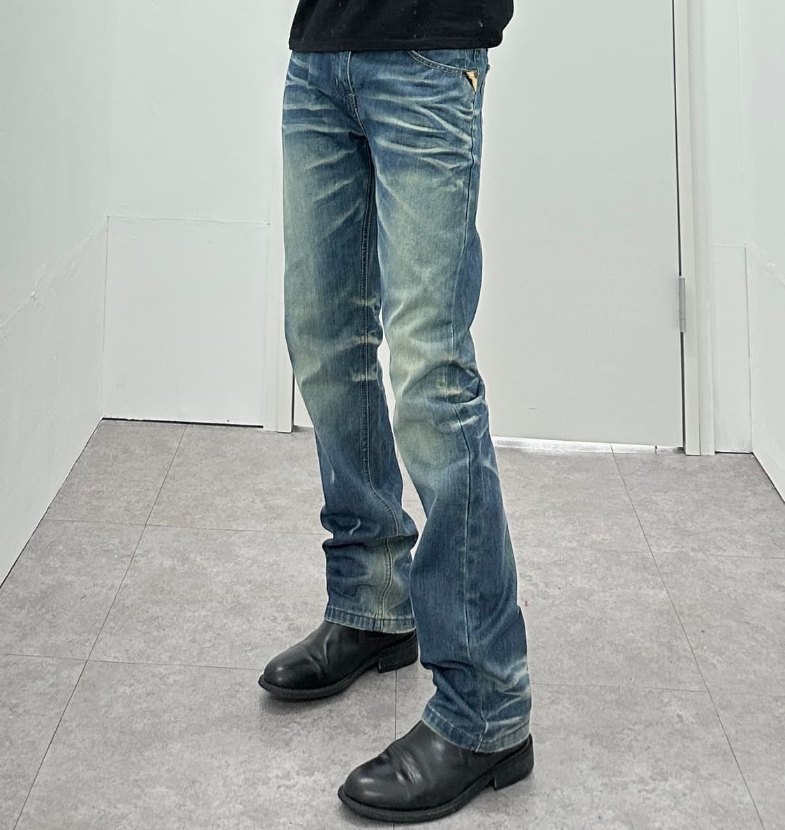 Vintage leather point fade jeans  상품이미지1