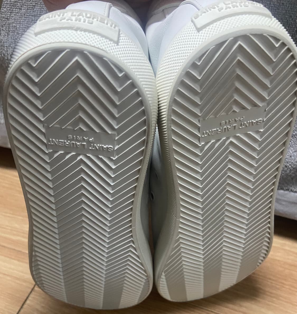 생로랑 화이트 레더 말리부 스니커즈 하이 42 가죽 상품이미지3