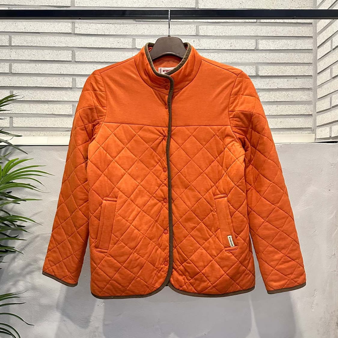 맥그리거 스포츠웨어 퀼팅 자켓 코듀로이 라인 배색 하이넥 디테일 주황 상품이미지1