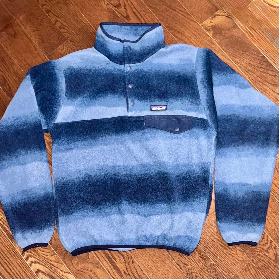 15FW 파타고니아 클래식 신칠라 스냅-티 플리스 풀오버 블루 그라데이션 상품이미지1