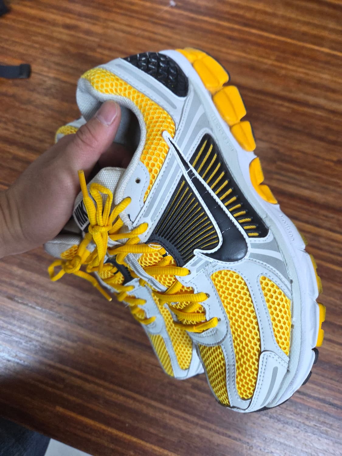 나이키 줌 보메로 포톤 더스트 골드 270 상품이미지8