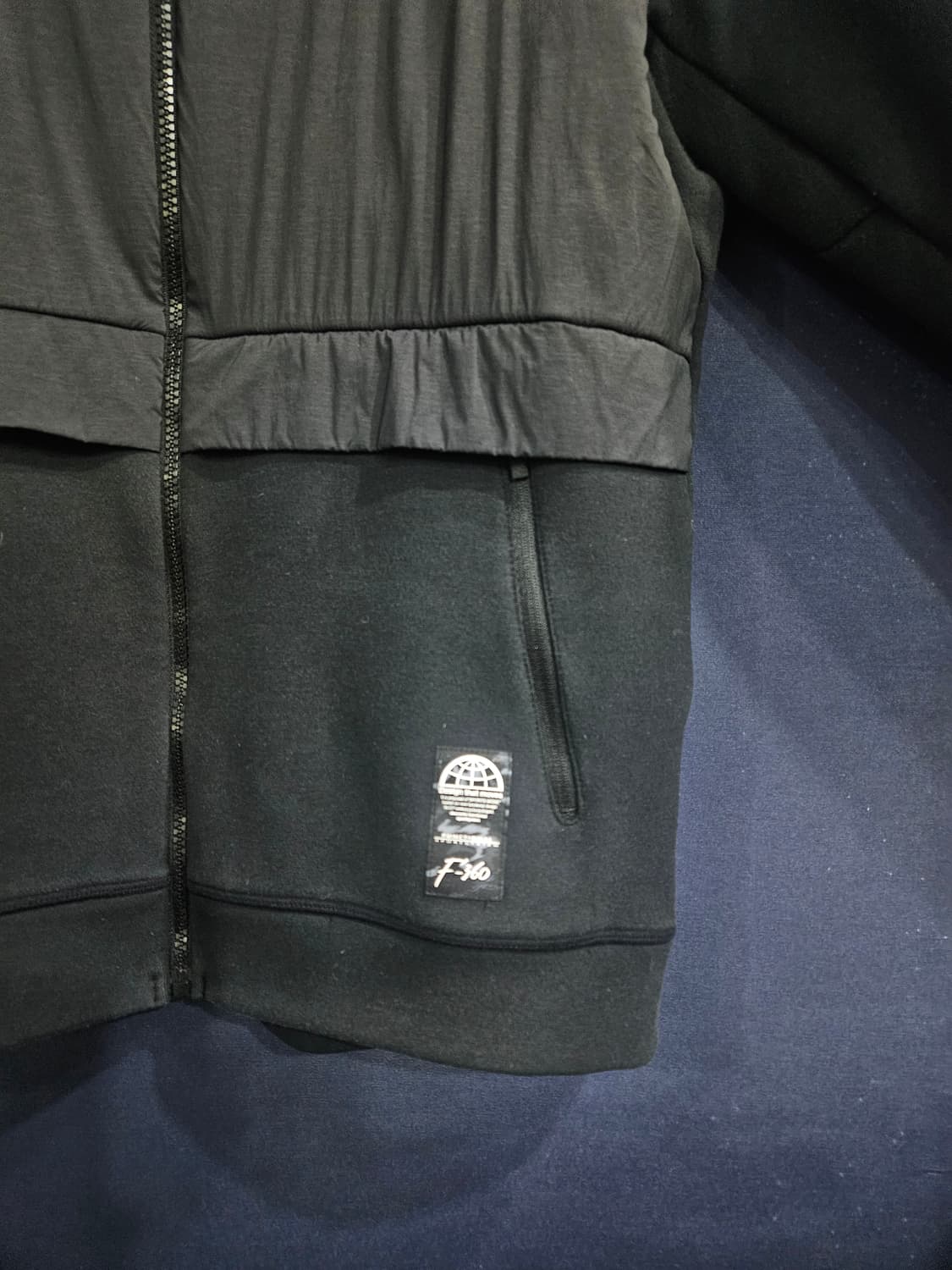 데상트 블랙컬러 남성 세미오버핏 95 후드 집업자켓  상품이미지6