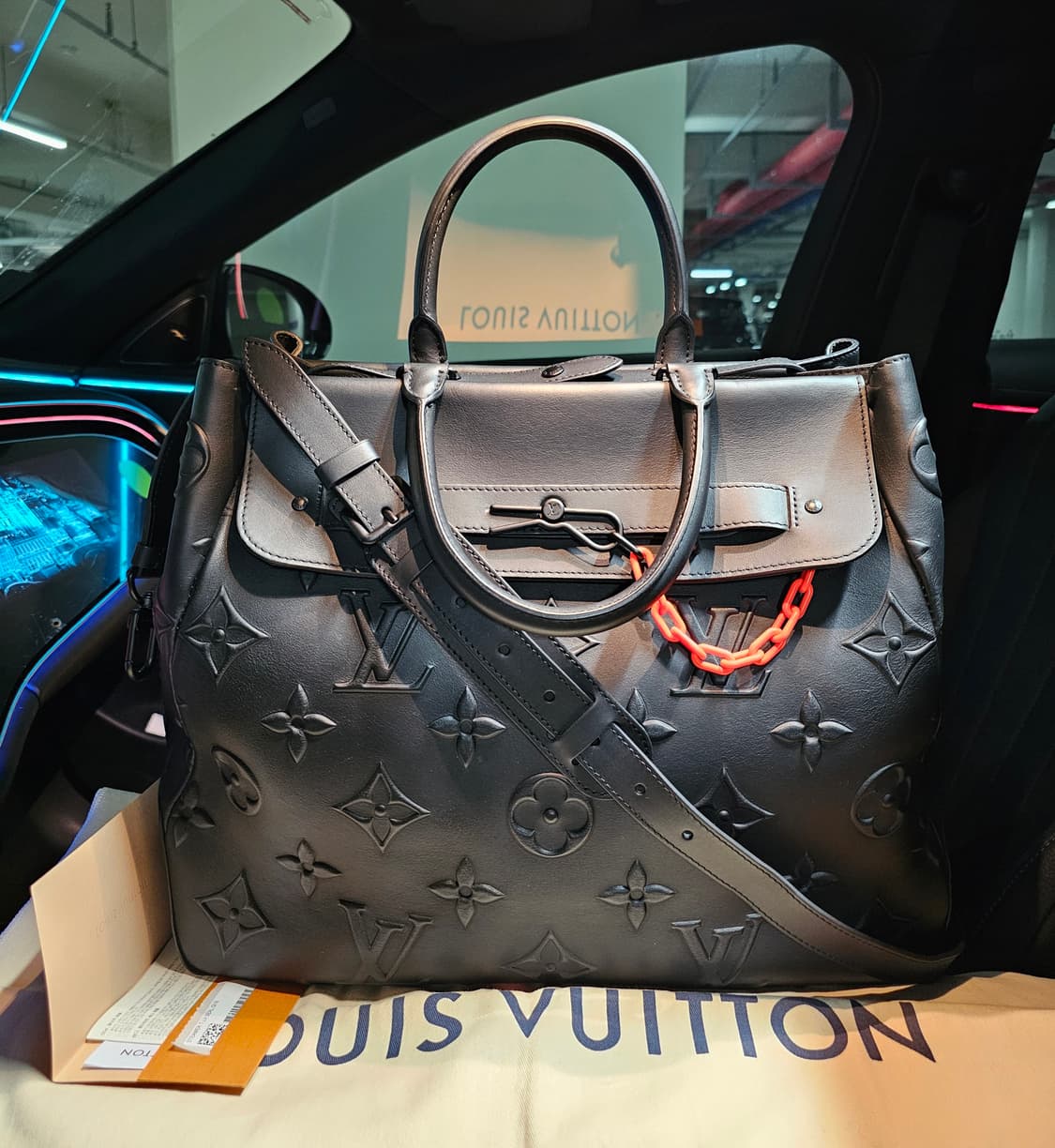 루이비통 버질아블로 엠보싱 입체 키폴 토트백 주황체인 (새상품) 상품이미지1