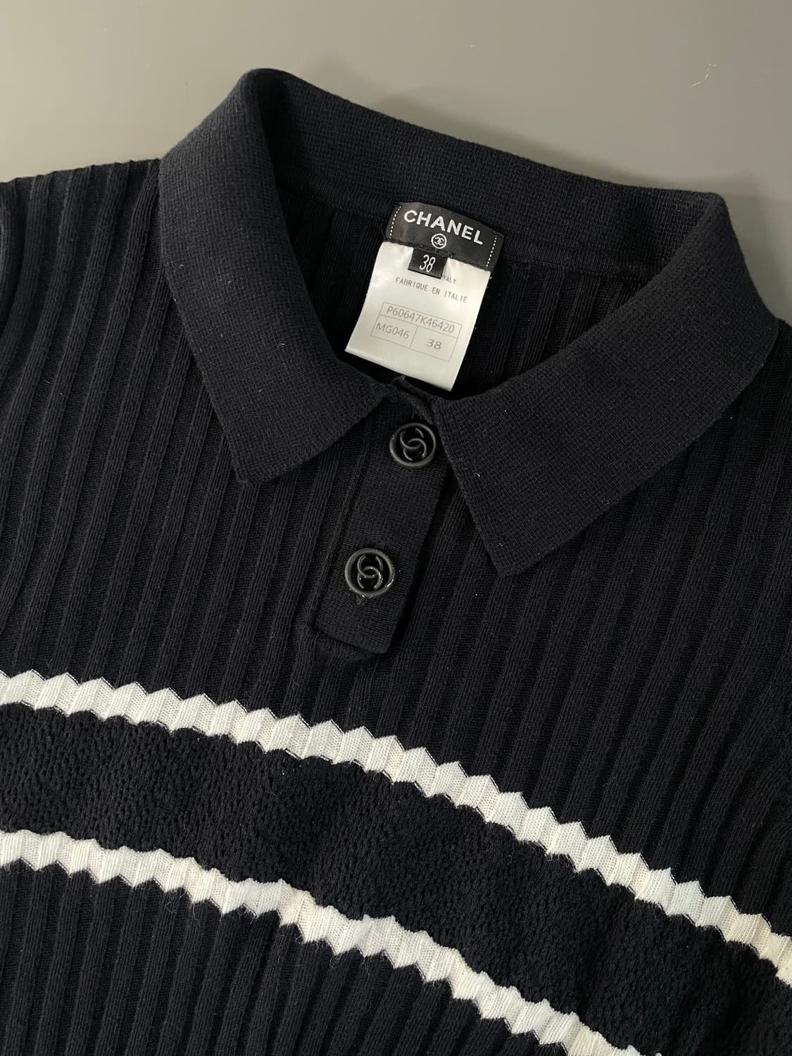 [38] CHANEL 샤넬 코코 버튼 커브스 카라 반팔 니트 상품이미지6