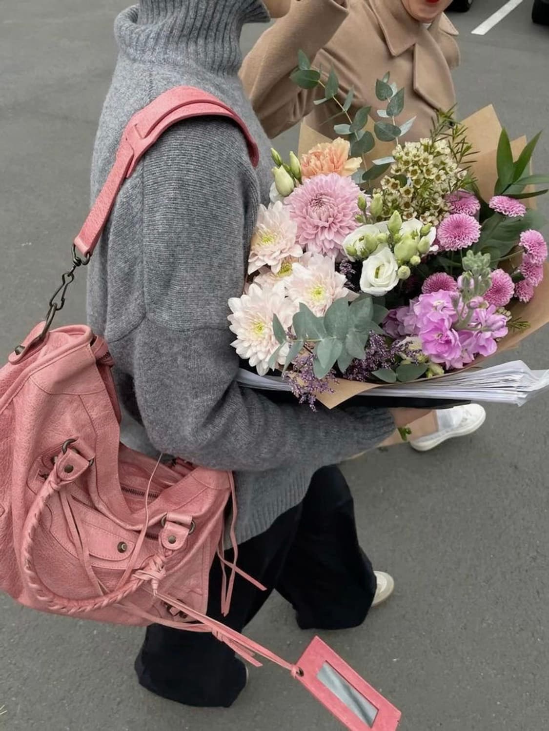 발렌시아가 클래식 시티백 미듐 판매합니다. 상품이미지10