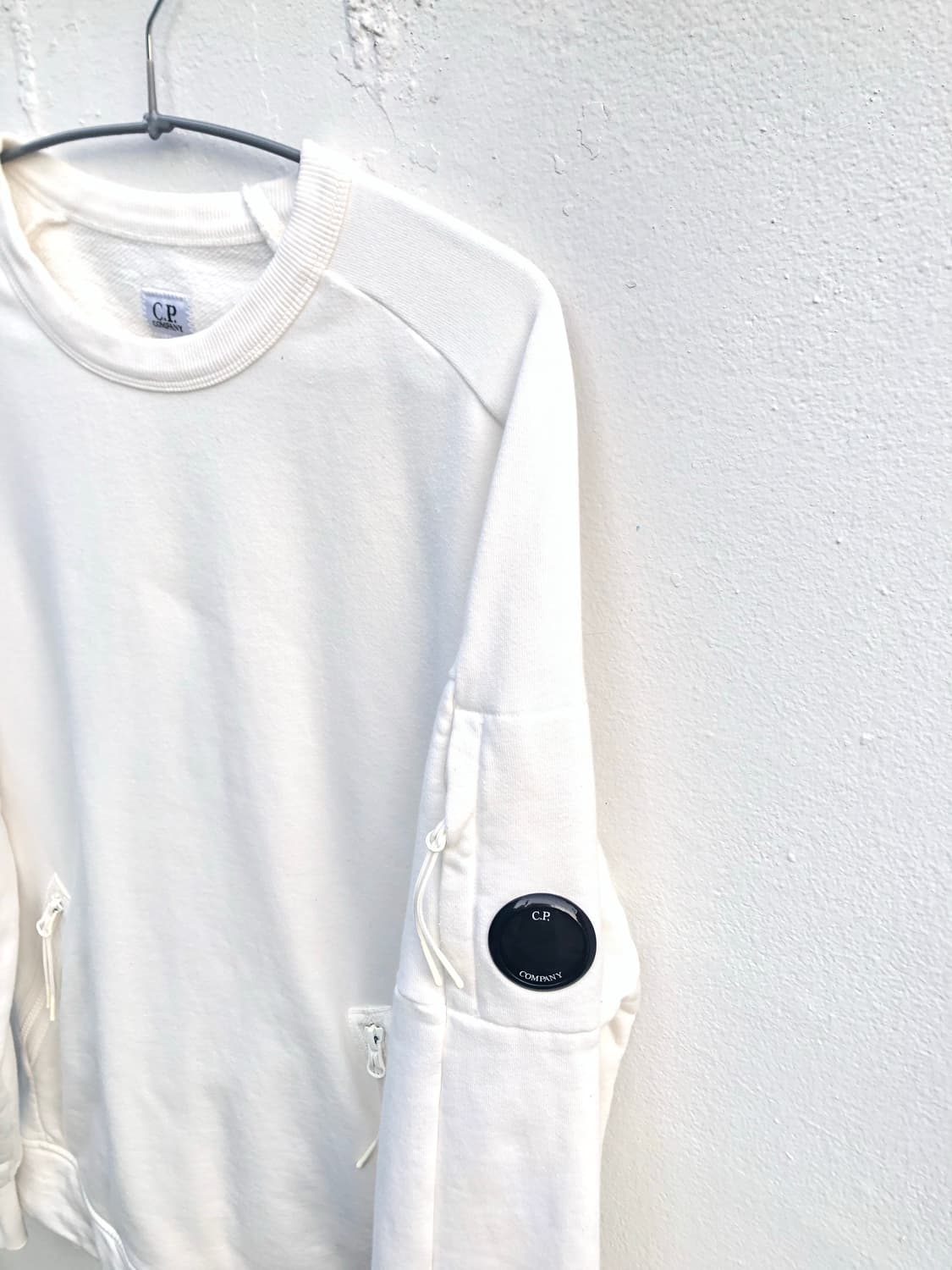 C.P. Company Lens Badge Sweatshirt 상품이미지2