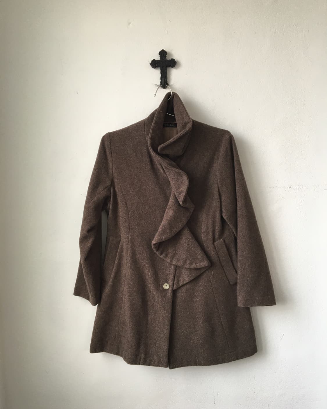 Ruffle point coat 상품이미지2