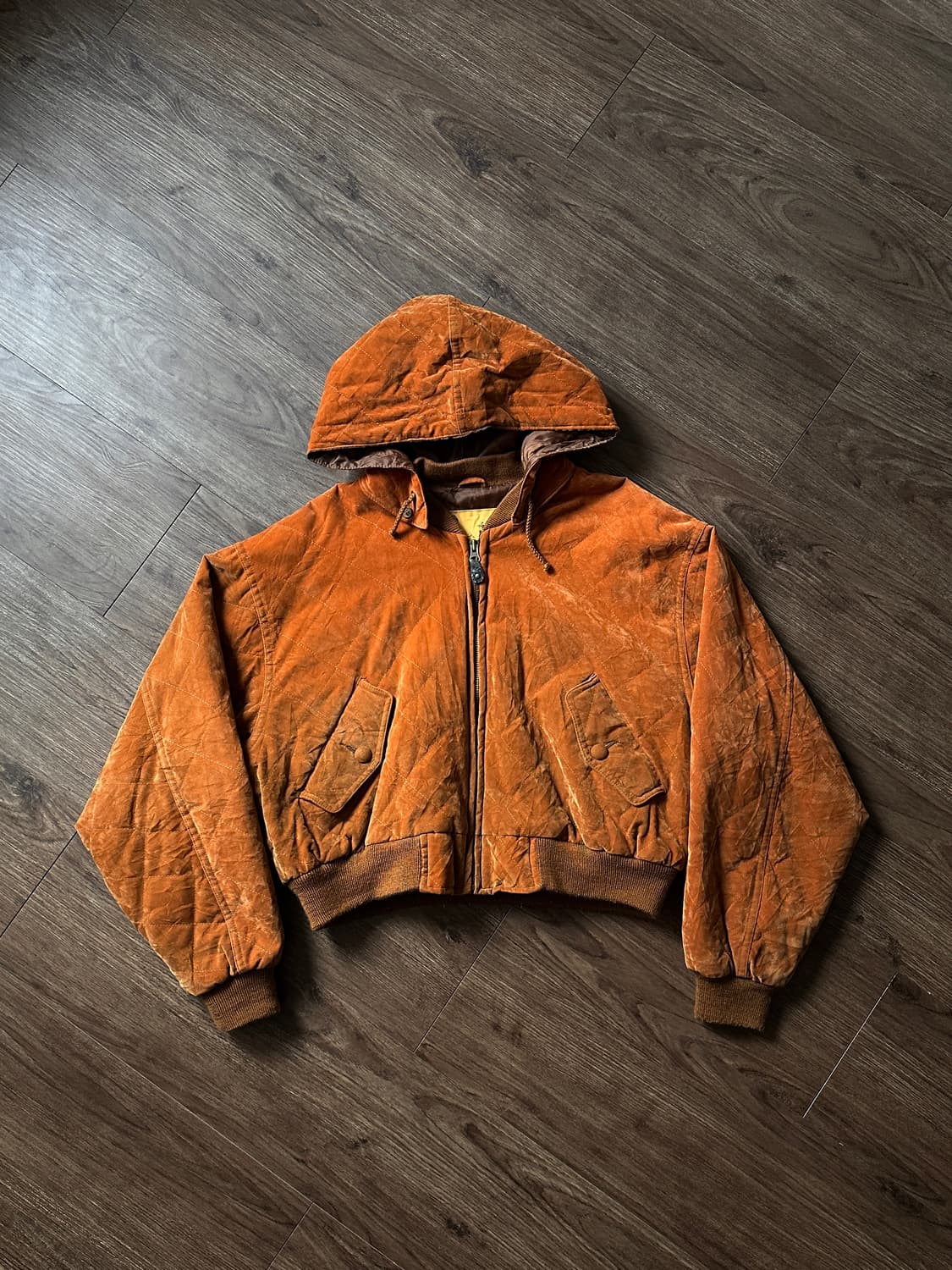 C.V.T. 페이크 레더 크롭 후드 봄버 상품이미지6