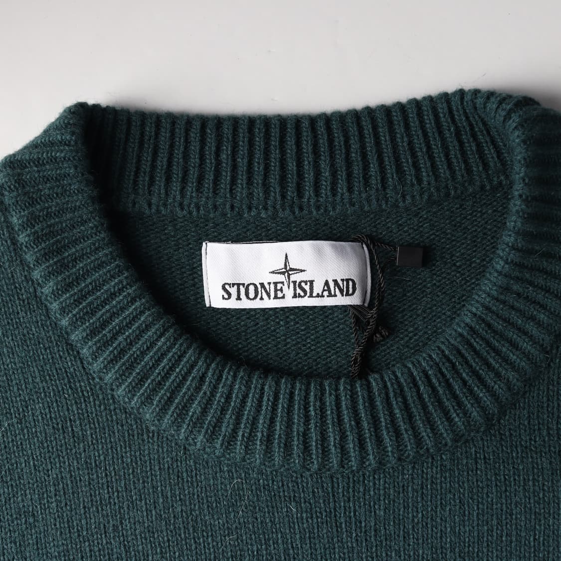 (새상품) 스톤아일랜드 와펜 패치 니트 울 블렌드 스웨터 그린 상품이미지3