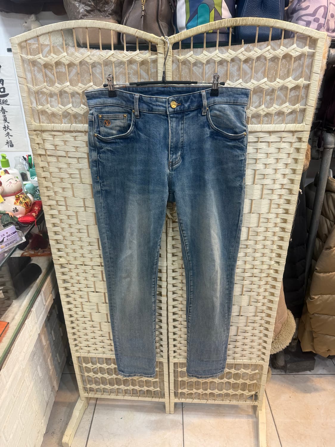 33 정품 루이비통 슬림 데님팬츠 팝니다 상품이미지1