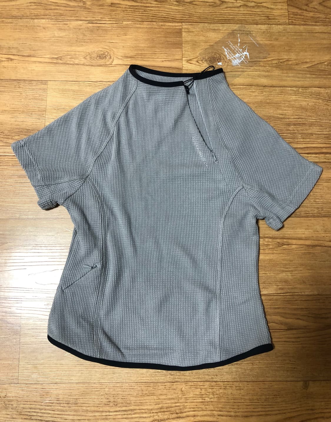 differentis디퍼런트이즈오케이 quarter zip croptop 상품이미지1