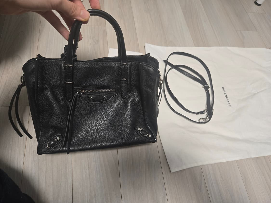 발렌시아가 여성 파피에르 A4 레더 토트백 크로스백 MINI 미니 블랙 상품이미지2