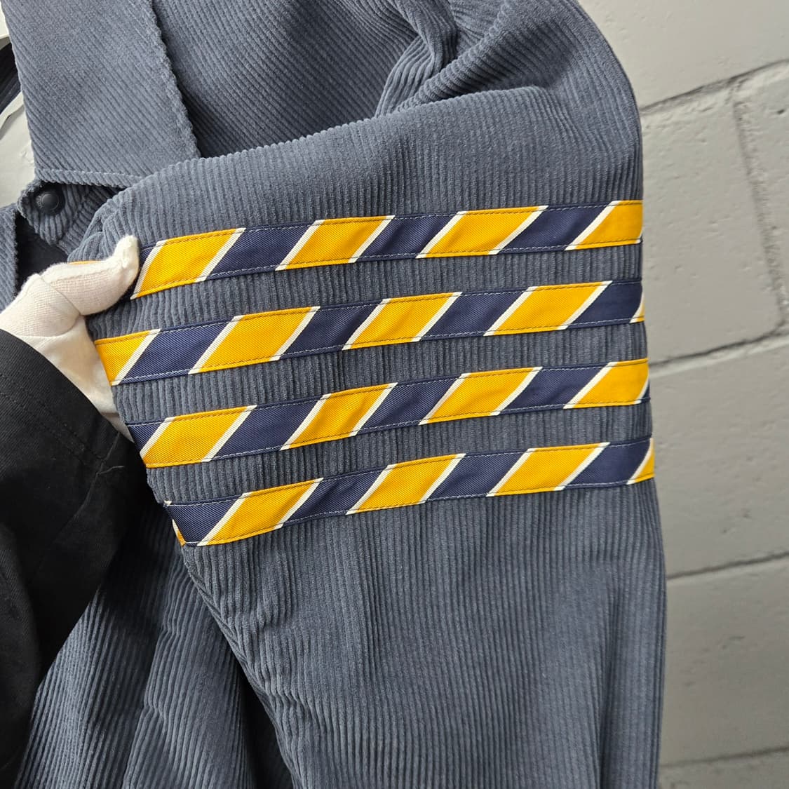 백화점판 / 톰브라운 4BAR 코듀로이 셔츠 자켓 오버핏0 상품이미지5