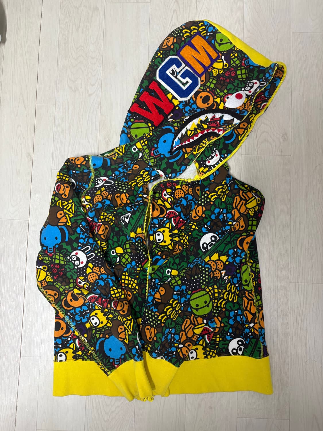 베이프 마일로 사파리 샤크후드집업 L 판매합니다 상품이미지1