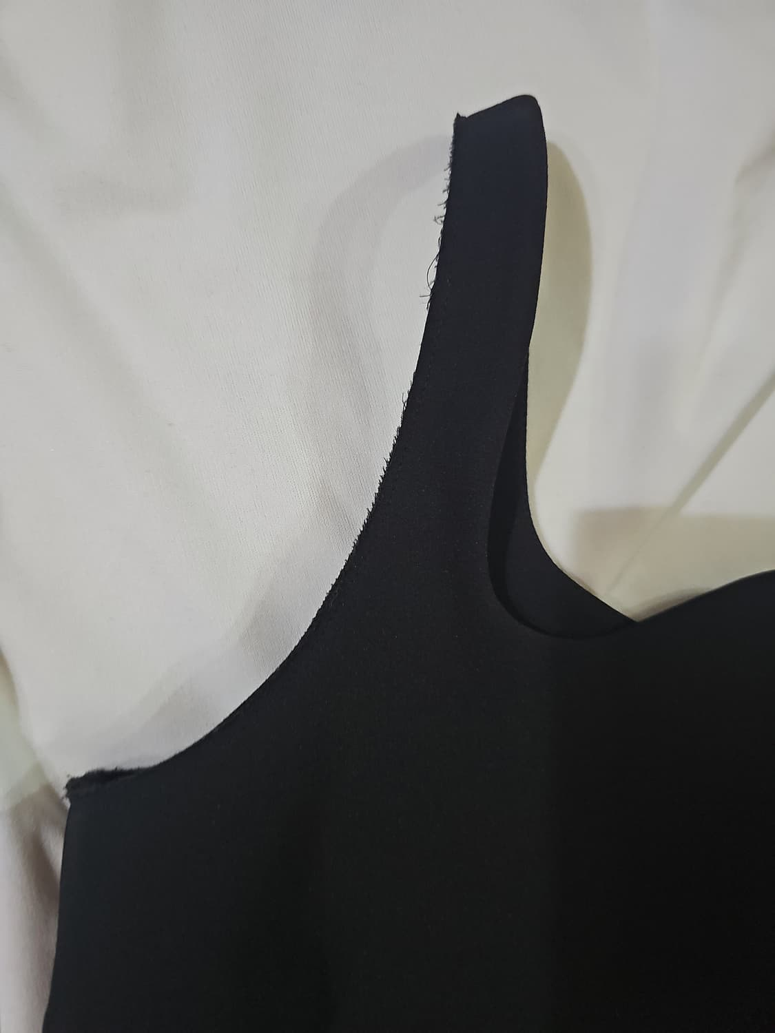 렉토 시그니처 커브드넥 슬리브리스 물결 드레스 원피스 상품이미지6