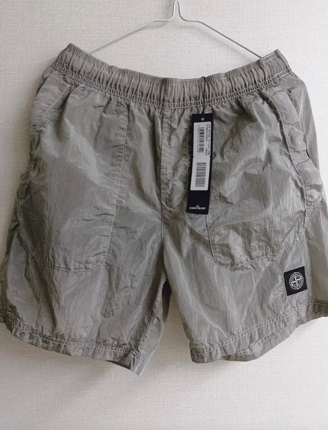 스톤아일랜드 스윔팬츠 메탈릭 실버 상품이미지1