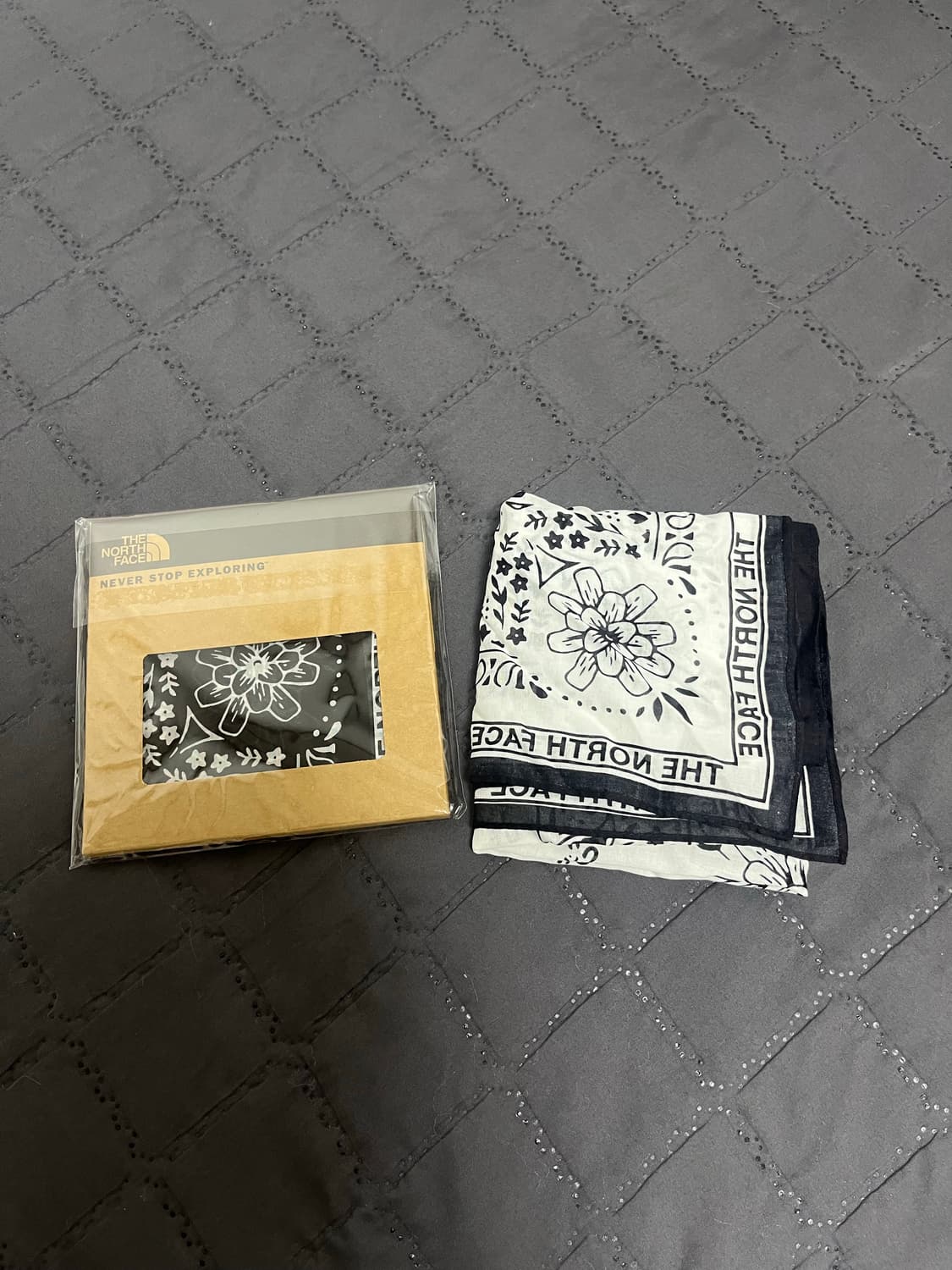 노스페이스 반다나 블랙,화이트 세트 상품이미지1