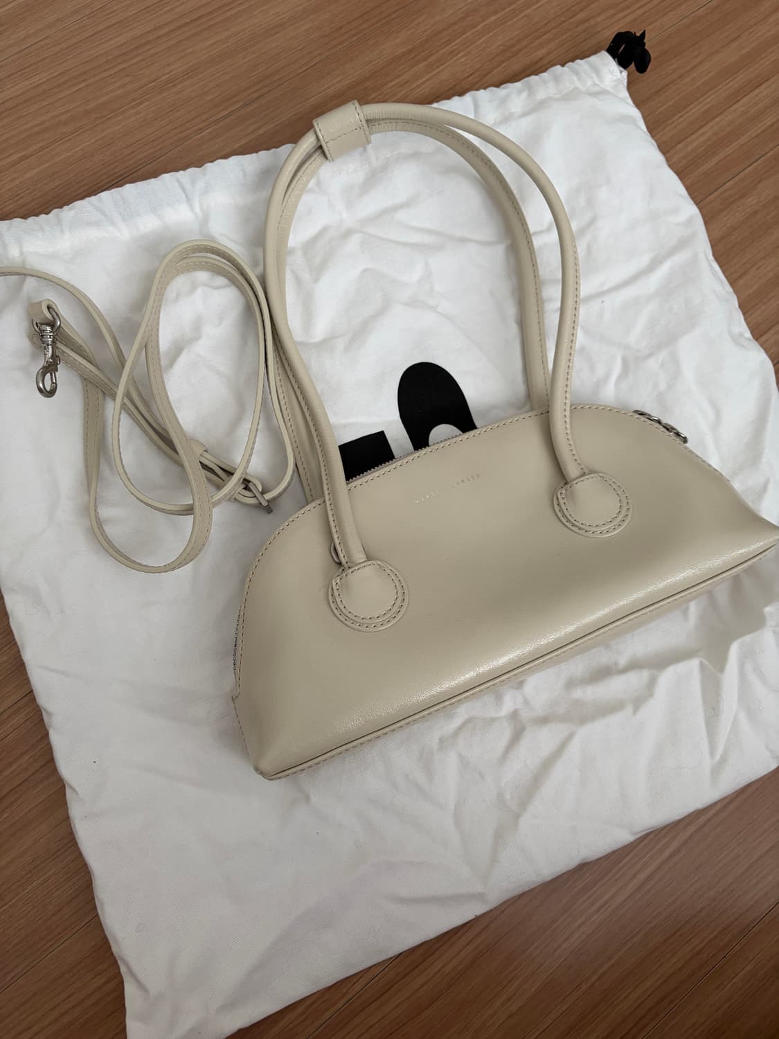 마지셔우드 베셋 숄더백 상품이미지1