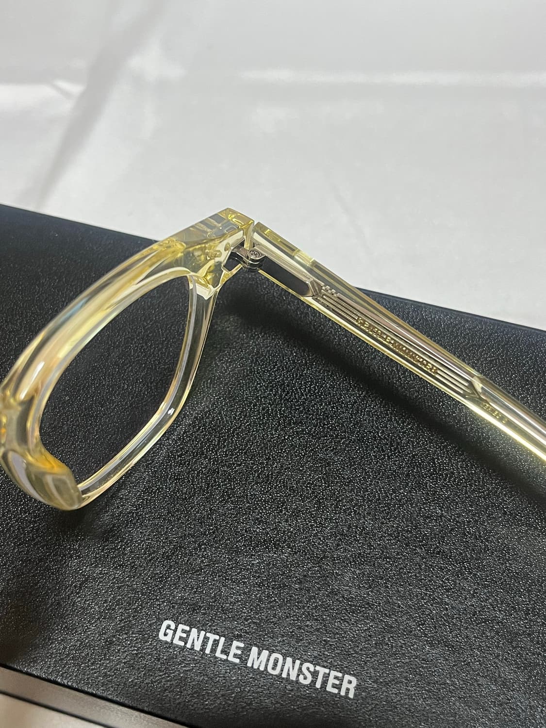 젠틀몬스터 사우스사이드 N C2 (옐로우&클리어) 상품이미지4