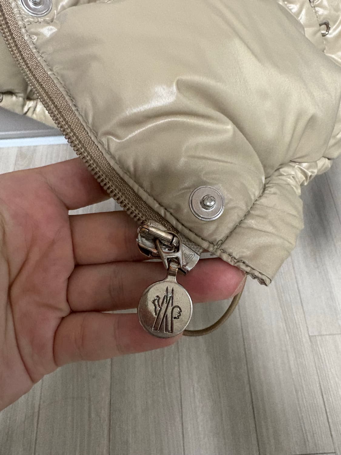 몽클레어 패딩 0사이즈 베이지 정품 상품이미지3