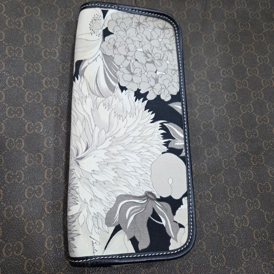 버버리 플라워 미니 클러치 상품이미지3