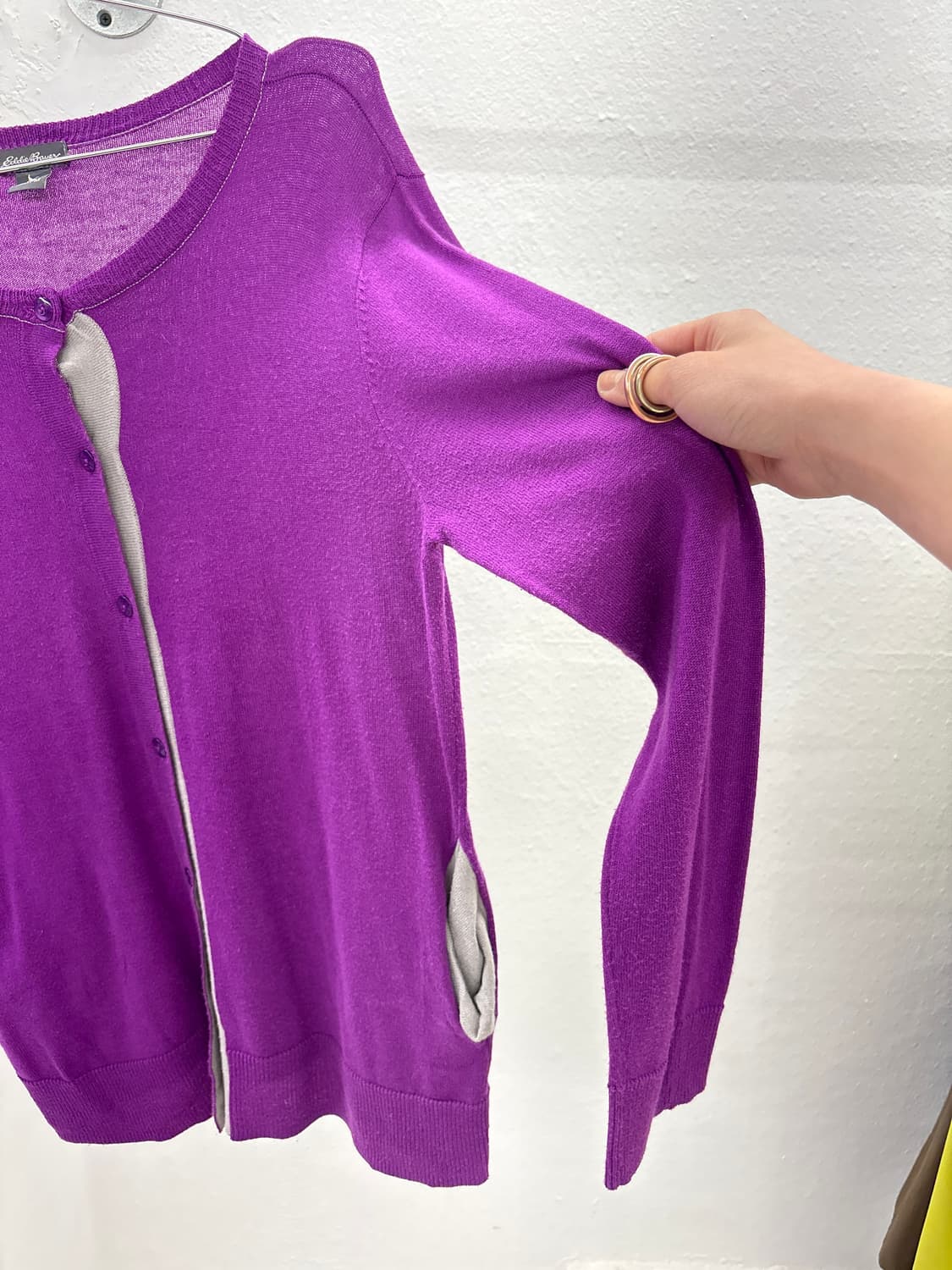 에디바우어 네온퍼플 배색가디건 상품이미지4