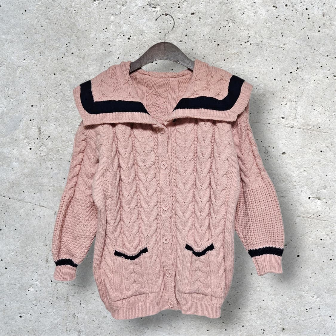 루즈핏 도톰 꽈배기 니트 가디건 (FREE) 상품이미지1