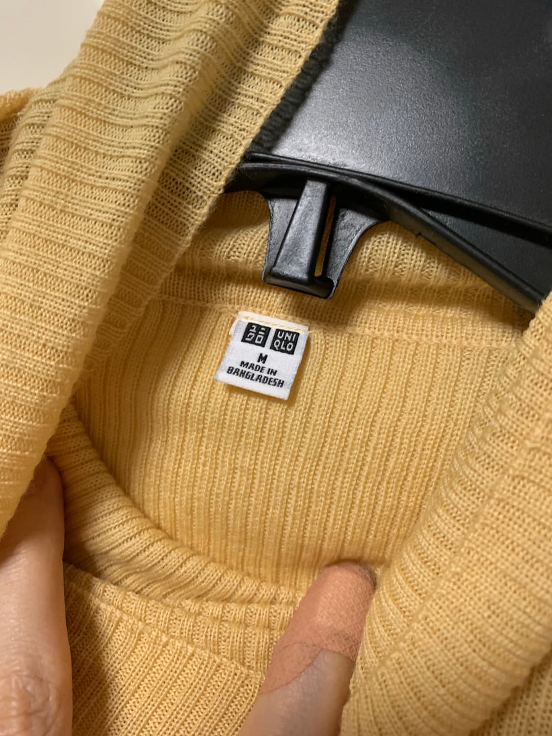 유니클로 모 100 노랑이 골지터틀넥 니트 상품이미지4