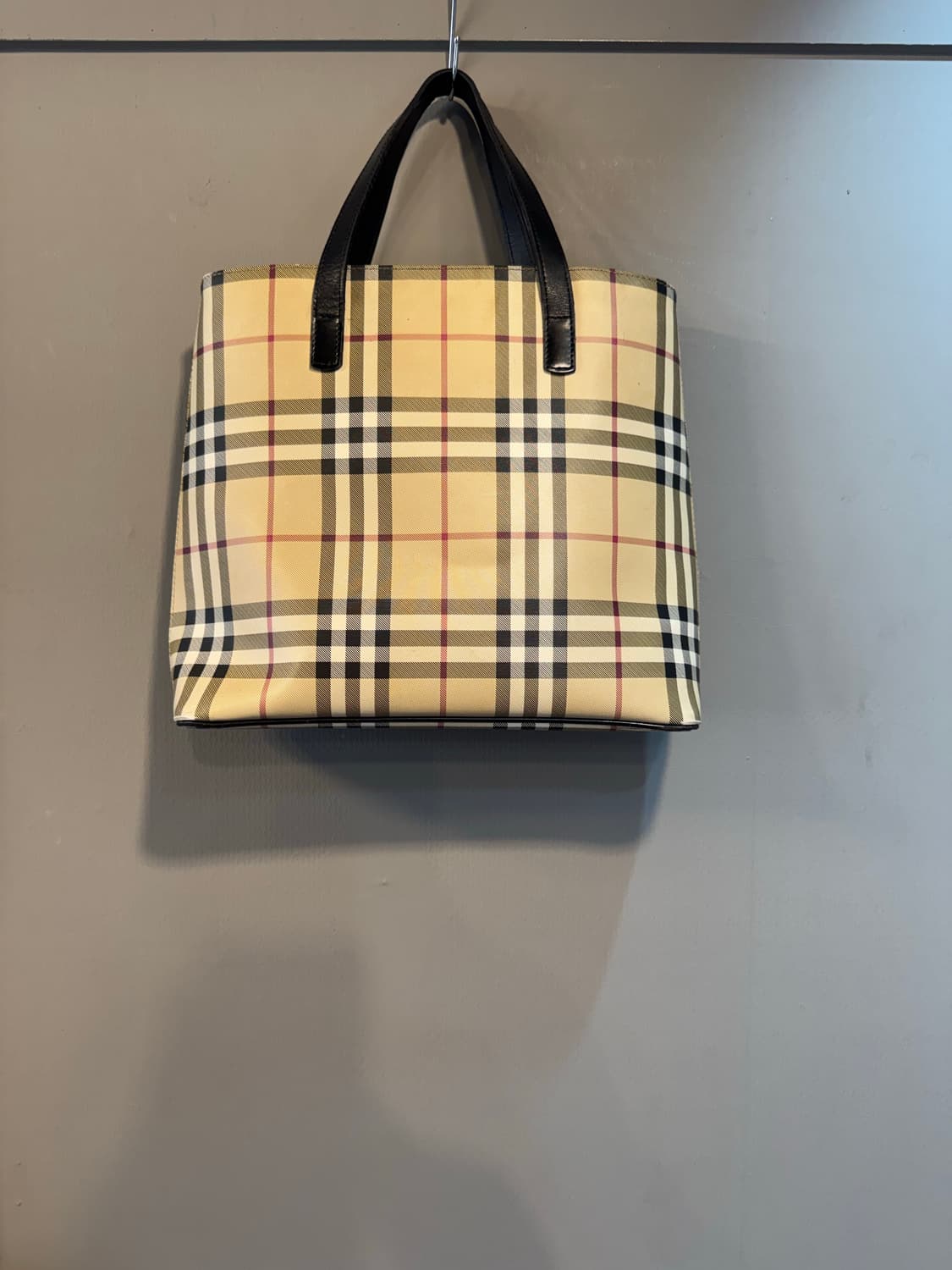 버버리 체크 토트백 상품이미지1