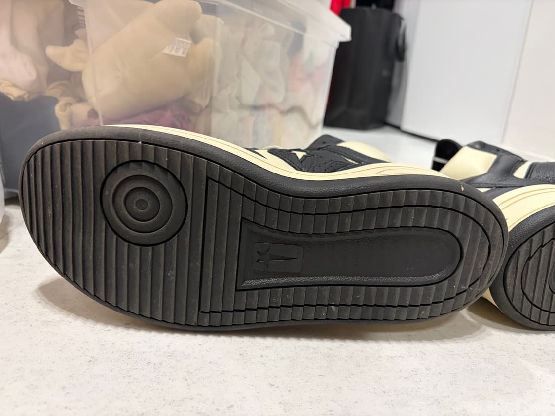 터보웨폰 1회착 275 팝니다 / 컨버스 다크쉐도우 블랙크림 상품이미지7