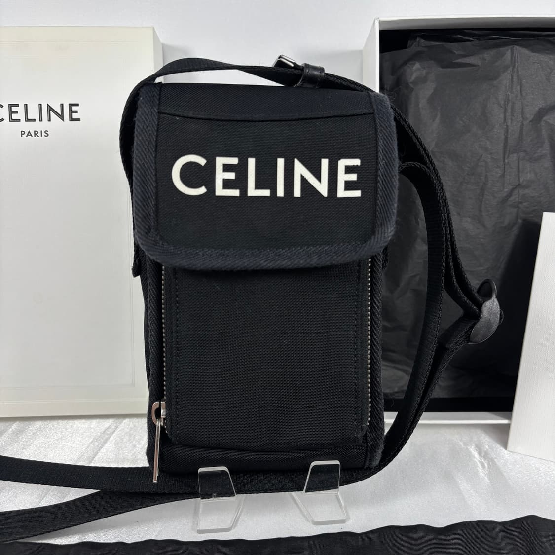 (정품)셀린느 나일론 트레킹 플랩 파우치 폰 크로스백 상품이미지2