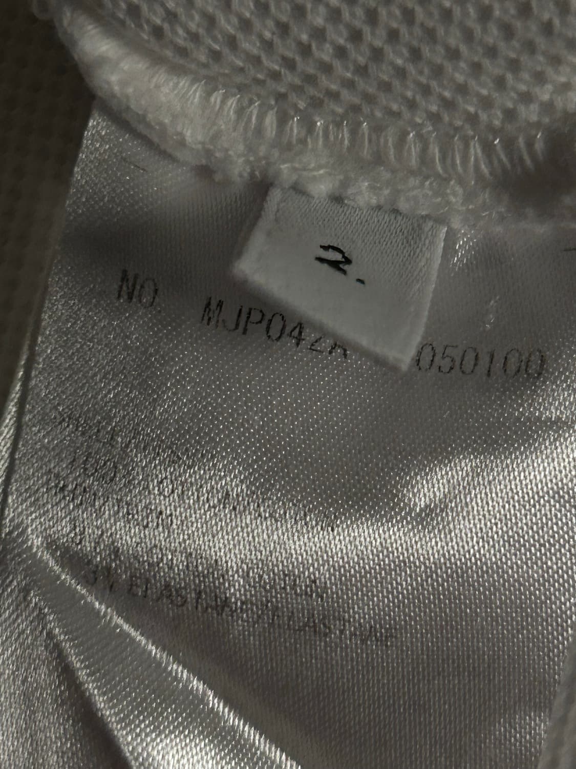 톰브라운 백삼선 스프라이트 카라티 상품이미지5