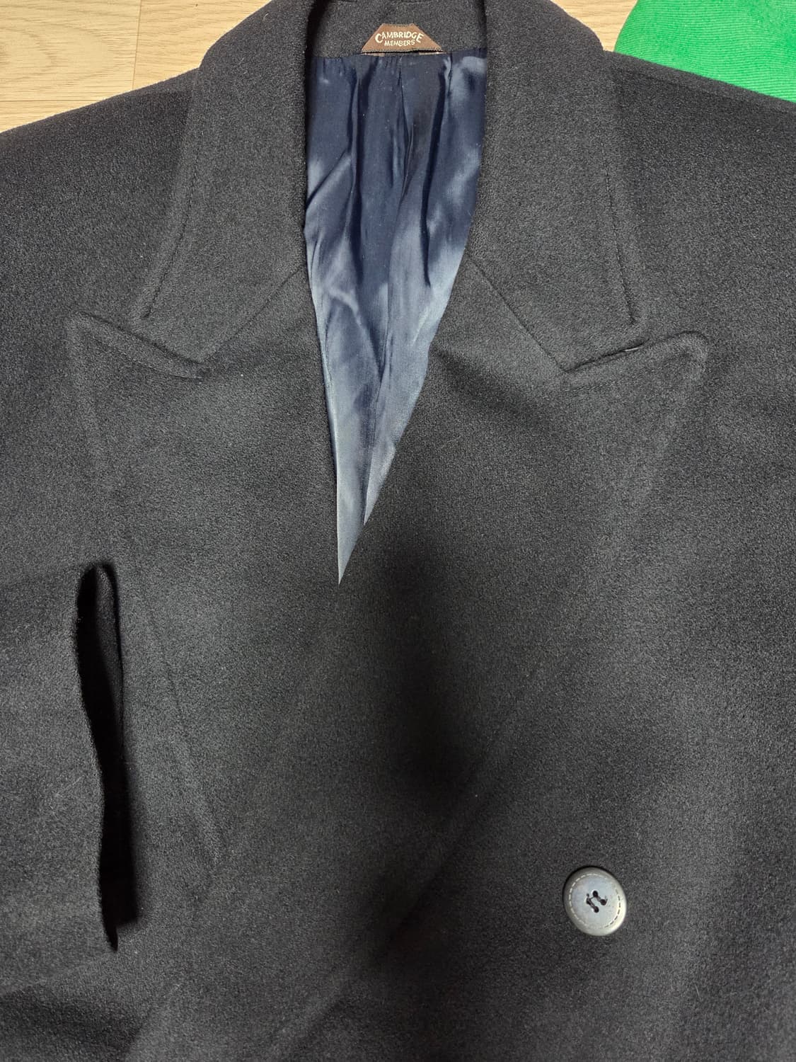 CAMBRIDGE MEMBERS 피크드라펠 더블브레스티드 코트 상품이미지3